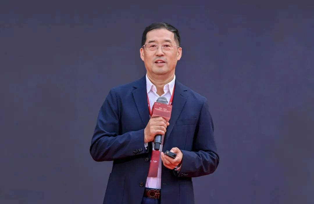 上海證券報(bào)專訪 | 利亞德李軍：以“屏”為基三十年 AI與文旅打開(kāi)增長(zhǎng)新空間